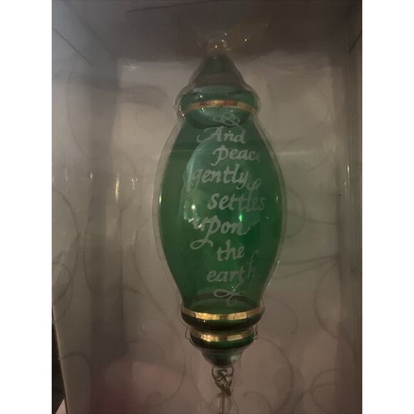 Hallmark Keepsake Ornament Perfect Harmony Series "Peace" etched glass 2002 - Picture 2 of 3